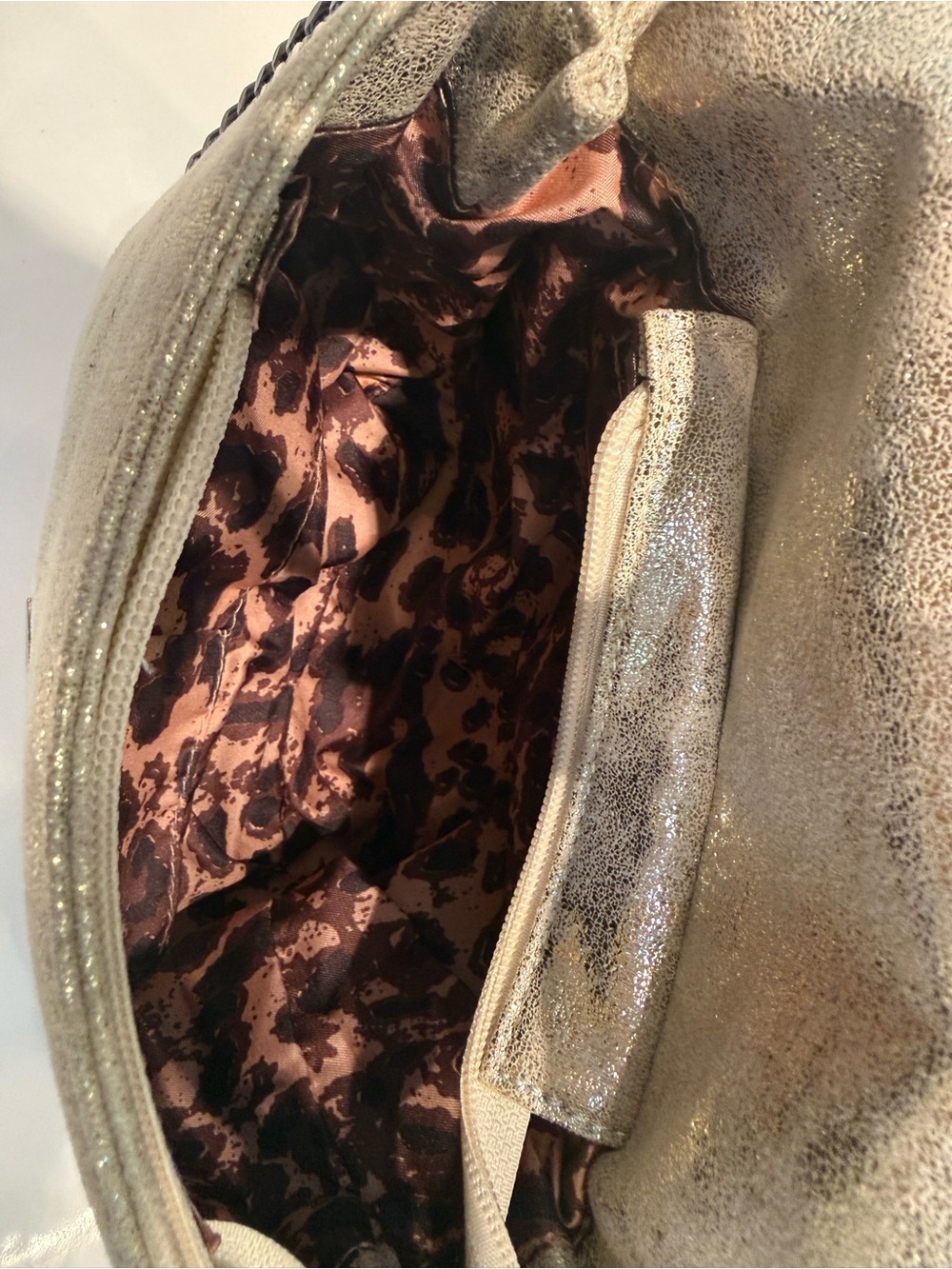 Metallic Cream Chain-Trim Shoulder Bag - Picture 3 of 6